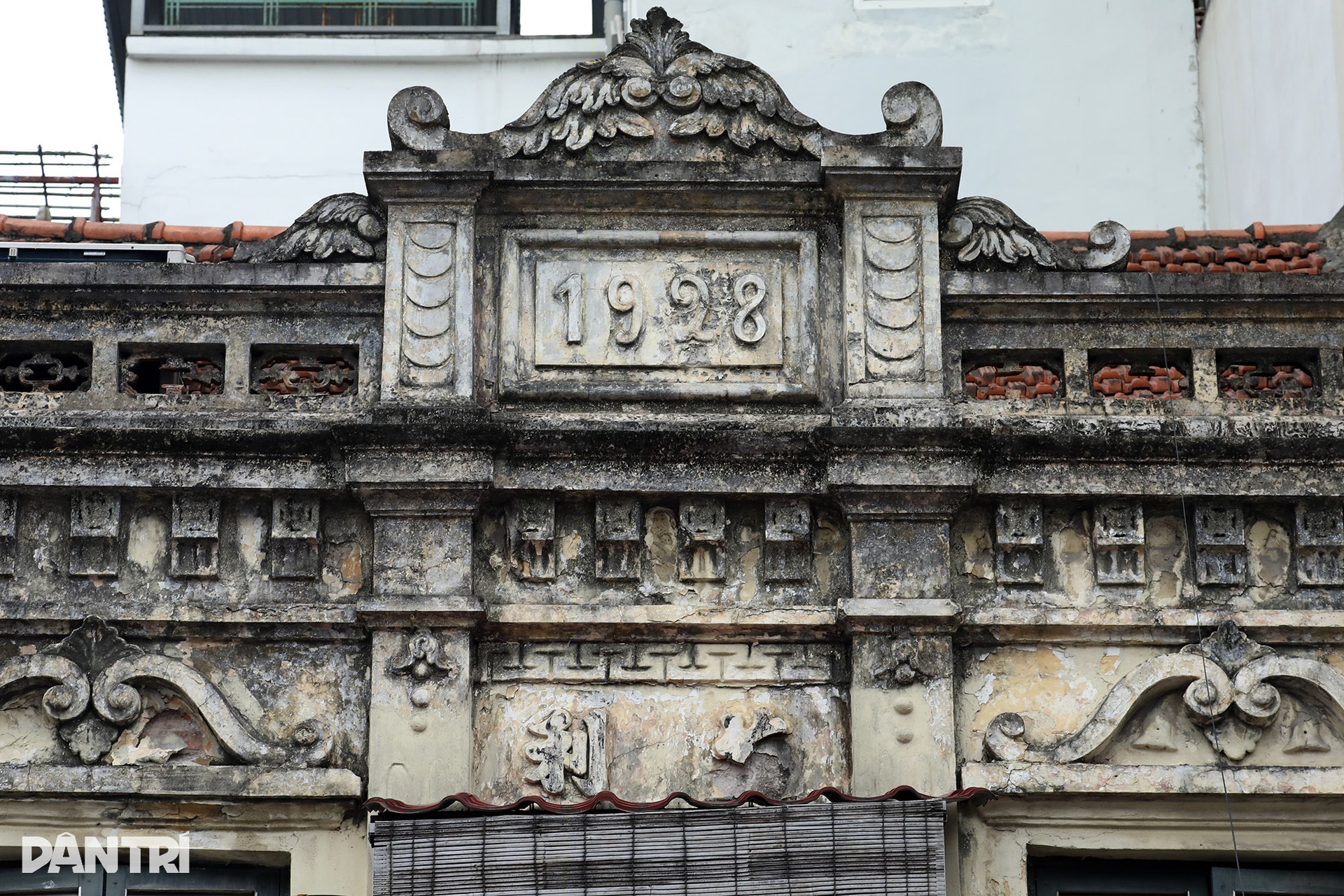 Hoa văn kiến trúc trên những ngôi nhà cổ trăm năm tuổi còn lại ở Hà Nội - 10