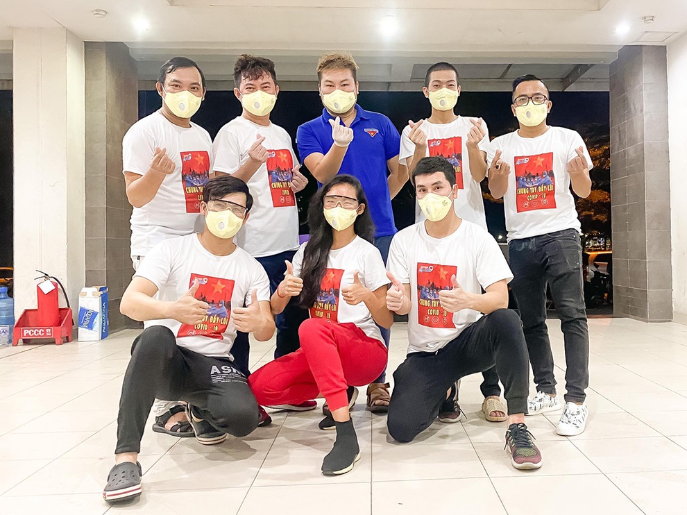 Hoa hậu Sinh viên thế giới hết mình tham gia tình nguyện chống dịch - 2 Hoa hậu Sinh viên thế giới hết mình tham gia tình nguyện chống dịch - 2