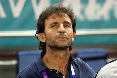 HLV lương cao nhất Đông Nam Á lại bị tố… thiếu chuyên nghiệp