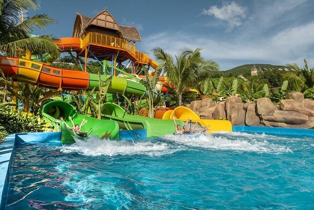 Công viên nước tại VinWonders Nha Trang xác lập kỷ lục châu Á - 4 Công viên nước tại VinWonders Nha Trang xác lập kỷ lục châu Á - 4