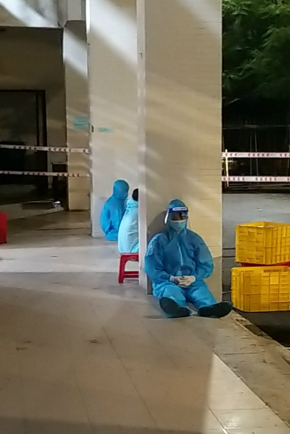 Bác sĩ TPHCM 8 tháng chống dịch mòn mỏi vẫn chưa nhận tiền làm ngoài giờ - 2