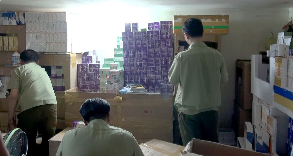 Phát hiện lô thuốc tân dược nghi nhập lậu trị giá gần 3 tỷ đồng - 2 Phát hiện lô thuốc tân dược nghi nhập lậu trị giá gần 3 tỷ đồng - 2