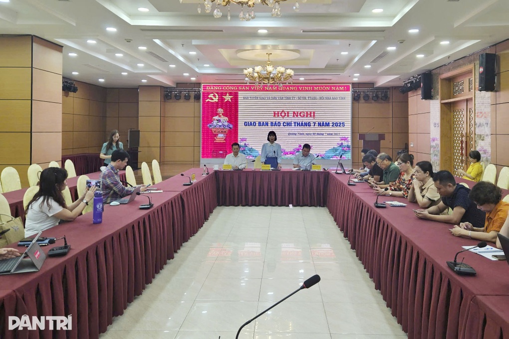 Yêu cầu báo cáo thông tin quán bar có 2 người tử vong hoạt động trở lại - 1 Yêu cầu báo cáo thông tin quán bar có 2 người tử vong hoạt động trở lại - 1