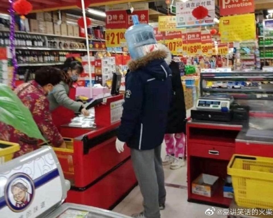 Dân Trung Quốc tuyệt vọng với mặt nạ tự chế do hết sạch khẩu trang - 7 Dân Trung Quốc tuyệt vọng với mặt nạ tự chế do hết sạch khẩu trang - 7