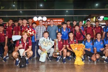 U23 Việt Nam về nước, rạng rỡ bên cúp vô địch Đông Nam Á