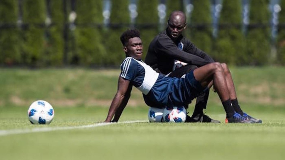 Alphonso Davies: Cậu bé nhút nhát và nỗi khiếp sợ của châu Âu - 3 Alphonso Davies: Cậu bé nhút nhát và nỗi khiếp sợ của châu Âu - 3