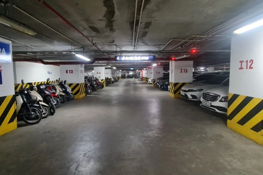 Nhiều chung cư tại Hà Nội đồng loạt tăng phí dịch vụ trông giữ ô tô