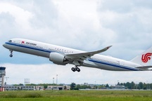 Máy bay hạ cánh khẩn cấp vì có hành khách tử vong trong WC