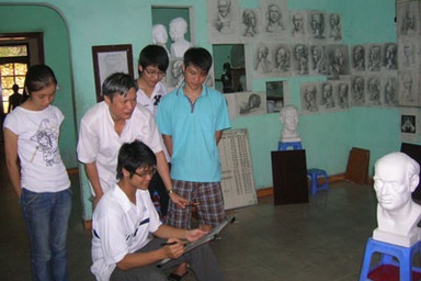 Người Thầy giáo - Họa sĩ tâm huyết với nghề