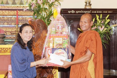 Hội đồng Dân tộc của Quốc hội chúc Tết Chôl-Chnăm-Thmây