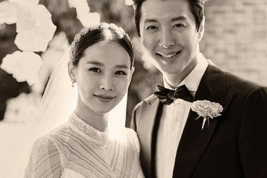 Bị "tẩy chay", Lee Dong Gun bí mật làm đám cưới và khoe ảnh cưới "lung linh"