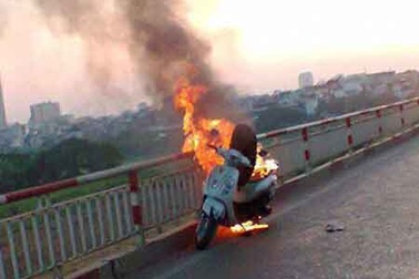 Cơ quan chức năng mổ xẻ nguyên nhân gây cháy xe