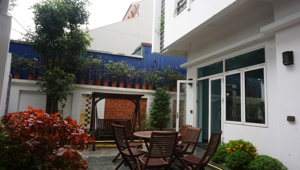 Chiêm ngưỡng ngôi biệt thự có đến 4 khu vườn xanh mát giữa lòng Hà Nội - 4 Chiêm ngưỡng ngôi biệt thự có đến 4 khu vườn xanh mát giữa lòng Hà Nội - 4