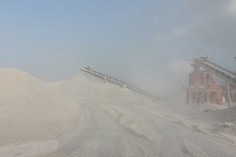 Dân khốn khổ vì trạm trộn bê tông nhựa ngày đêm xả khói bụi