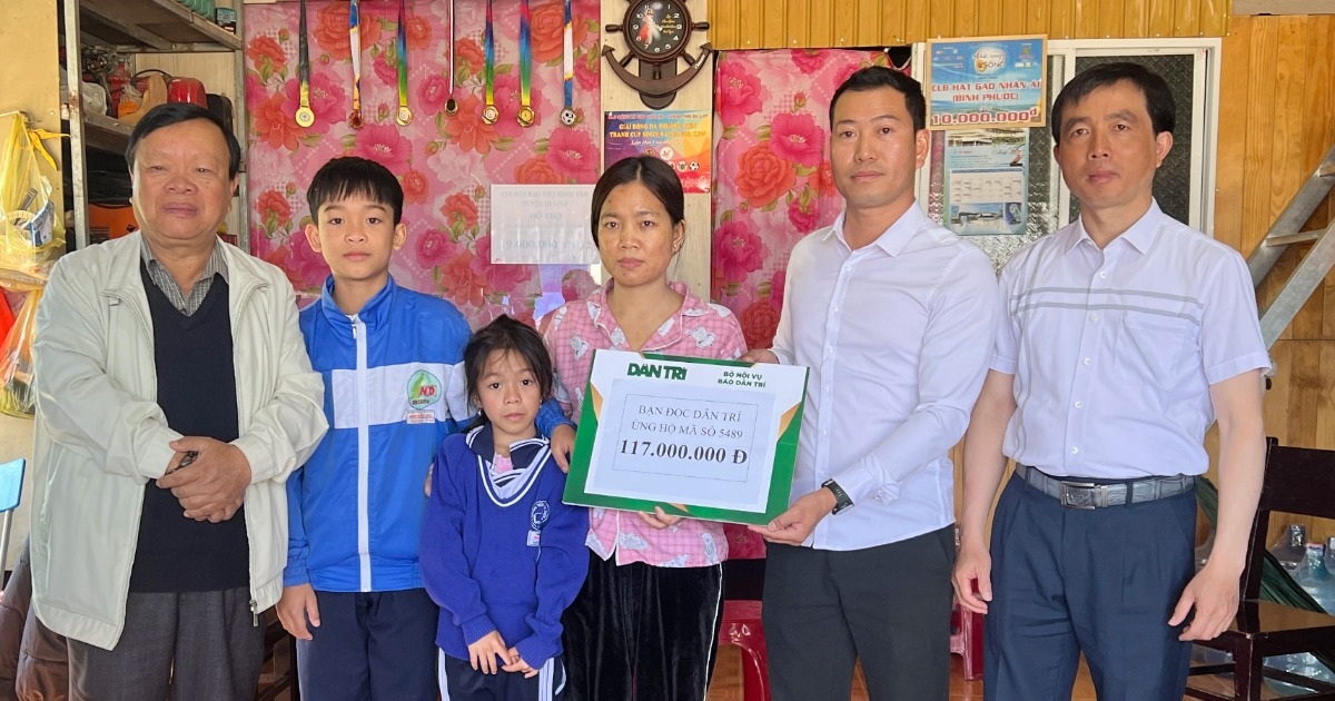 Bạn đọc hỗ trợ 178 triệu đồng đến người mẹ suy thận, con gái bị u máu