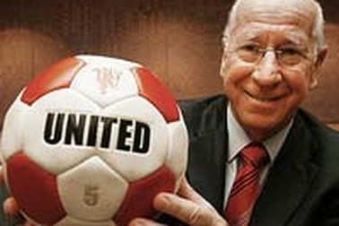 Ngài Charlton xin lỗi gia đình Glazer