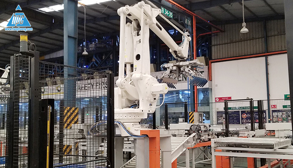 Cách mạng 4.0 và xu hướng chạy đua ứng dụng robot gắp bao tự động trong sản xuất - 2