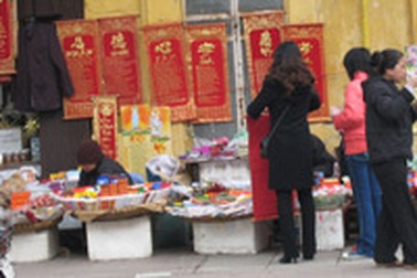 Ôi, gieo quẻ tháng Giêng!