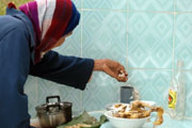 Tiếp thức ăn cho người chết dưới mộ