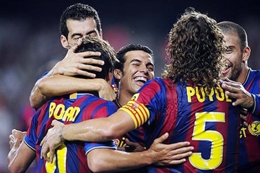 Ibrahimovic “nổ súng”, Barcelona khởi đầu như mơ