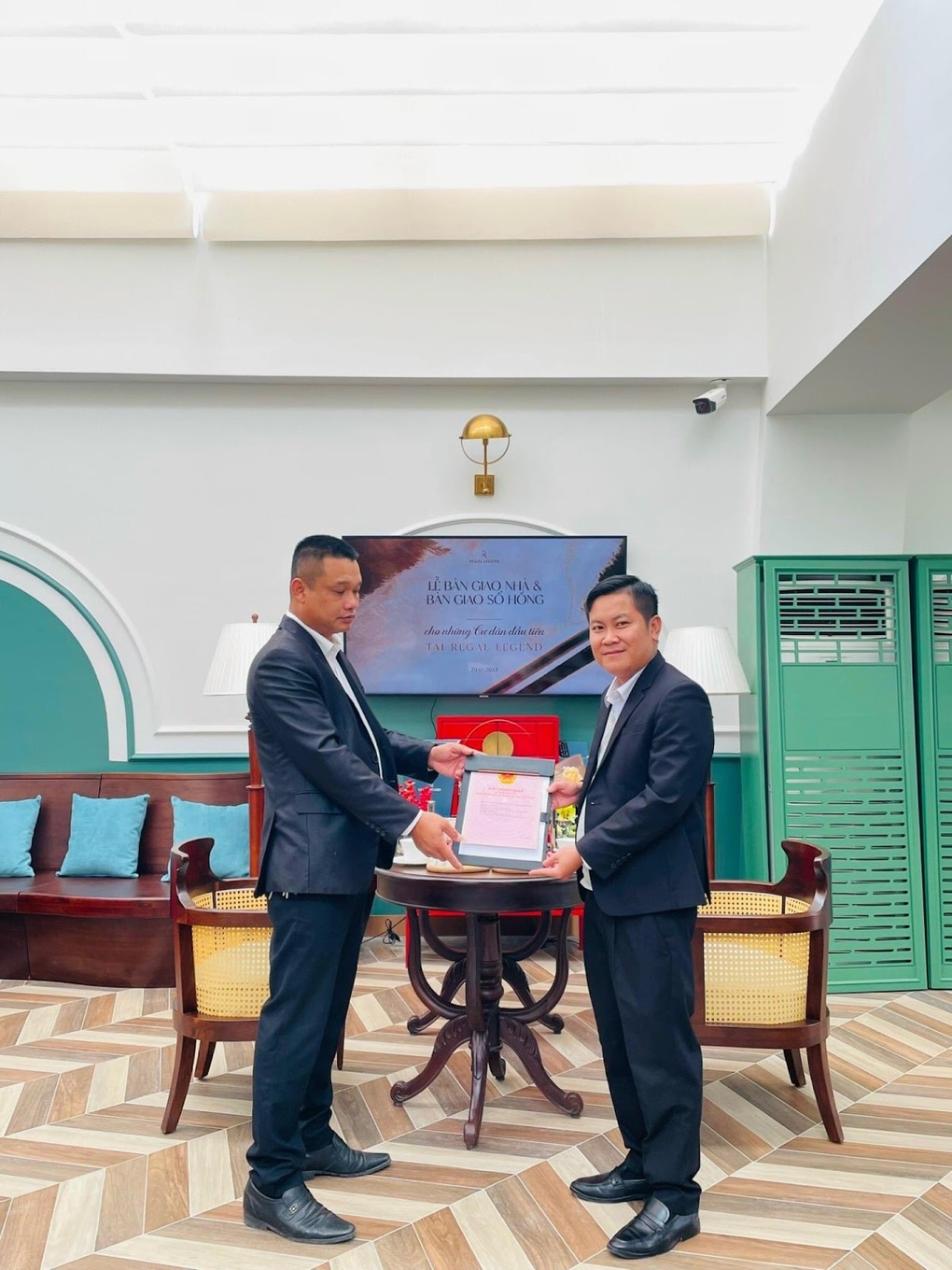 Khởi công chưa đầy một năm, Regal Legend đủ điều kiện chuyển nhượng sổ hồng - 1 Khởi công chưa đầy một năm, Regal Legend đủ điều kiện chuyển nhượng sổ hồng - 1
