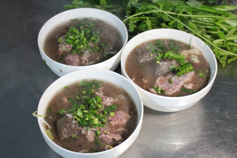 Món cháo nội tạng ăn kèm bún lạ miệng, chỉ bán vài tiếng/ngày ở An Giang - 5 Món cháo nội tạng ăn kèm bún lạ miệng, chỉ bán vài tiếng/ngày ở An Giang - 5