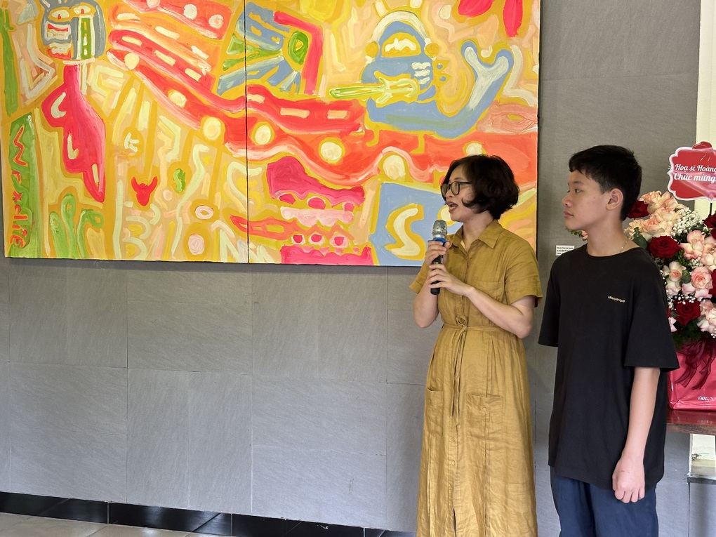 Tranh trừu tượng ở triển lãm Góc nhìn đa chiều của Phạm Hải Nguyên - 1 Tranh trừu tượng ở triển lãm Góc nhìn đa chiều của Phạm Hải Nguyên - 1