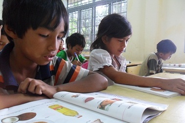 Cấp gần 29.000 đầu sách phục vụ cho việc dạy và học tiếng Êđê