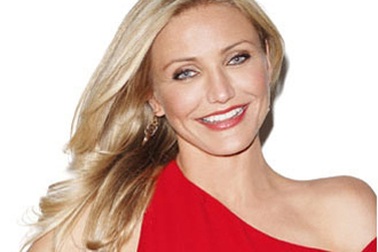 Cameron Diaz tự hào với “vòng một” nhỏ nhắn