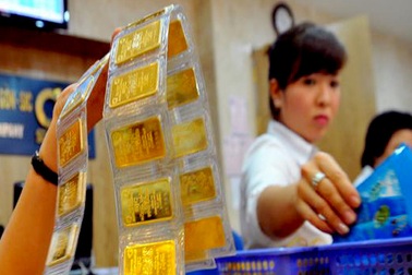 Chênh lệch giá vàng "ì ạch" giảm
