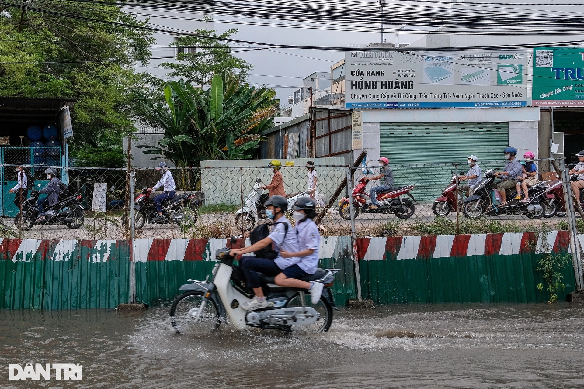 Người dân than trời vì 2,5km đường ở TPHCM làm 7 năm chưa xong - 6 Người dân than trời vì 2,5km đường ở TPHCM làm 7 năm chưa xong - 6