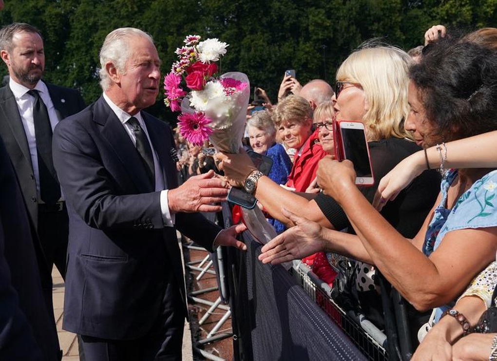 Vua Charles III lần đầu phát biểu trước công chúng - 2 Vua Charles III lần đầu phát biểu trước công chúng - 2