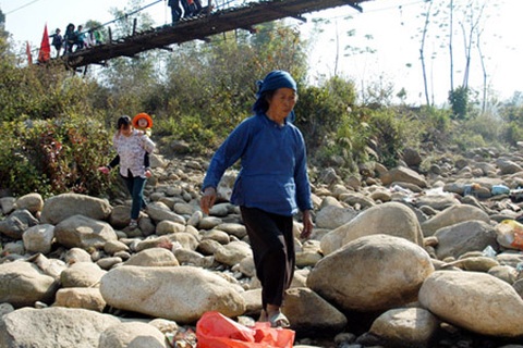 Gần 900 cầu treo yếu cần sửa gấp