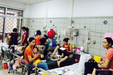 Mùa “đỉnh điểm” các bệnh hô hấp, trẻ nhập viện tăng vọt