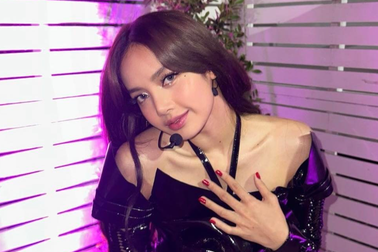 Lisa làm gì khi bị phong sát tại Trung Quốc, khán giả Hàn Quốc tẩy chay?