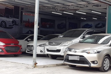 Hãng xe vét khách kiểu "hủy diệt", đại lý xe "cỏ" buộc giảm giá kịch sàn