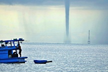 Vòi rồng xuất hiện trên biển Phú Quốc