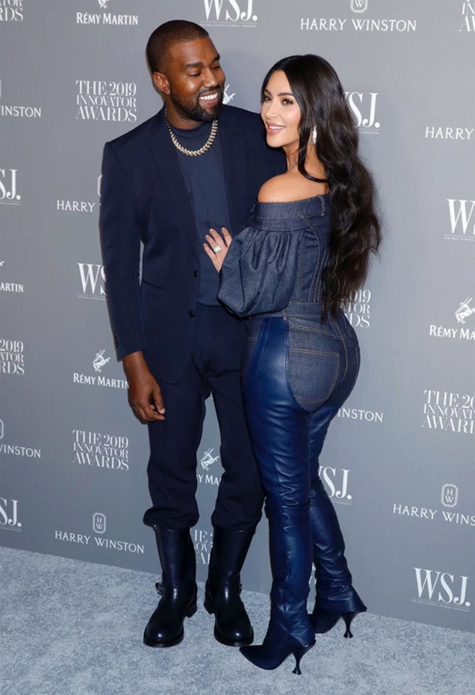 Kim Kardashian khóc khi trò chuyện với chồng trên ô tô - 8 Kim Kardashian khóc khi trò chuyện với chồng trên ô tô - 8