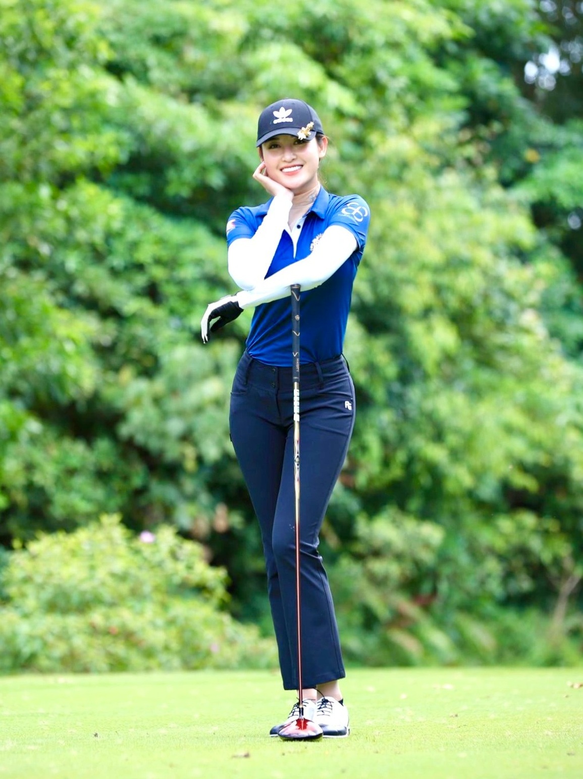 Á hậu Huyền My, người đẹp Thanh Tú đọ dáng xinh đẹp trên sân golf - 4 Á hậu Huyền My, người đẹp Thanh Tú đọ dáng xinh đẹp trên sân golf - 4
