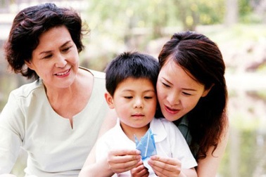 10 năm nhận nuôi con trai, tôi đau đớn trước cú lừa ngoạn mục của nhà chồng