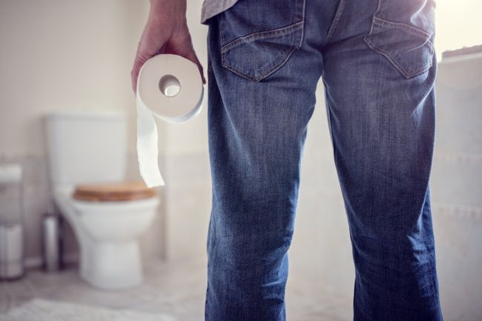 Vì sao một số nam giới đi đại tiện lâu hơn? - 1 Vì sao một số nam giới đi đại tiện lâu hơn? - 1