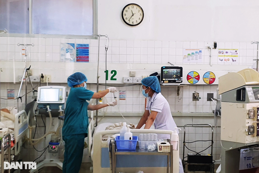 Mẹ trẻ bỗng co giật lâm nguy, chồng đau đớn tìm tiền thay máu cứu vợ - 3 Mẹ trẻ bỗng co giật lâm nguy, chồng đau đớn tìm tiền thay máu cứu vợ - 3