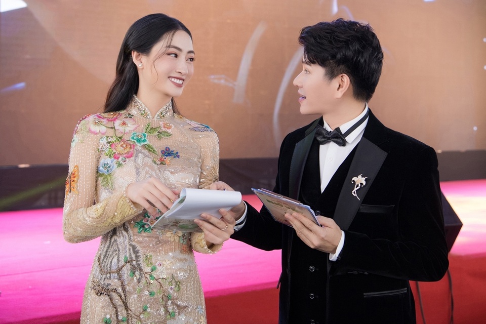 Vũ Mạnh Cường gọi Lương Thùy Linh là Hoa hậu Phở - 5 Vũ Mạnh Cường gọi Lương Thùy Linh là Hoa hậu Phở - 5