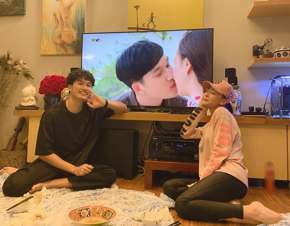 Phương Oanh nín thở mới dám hôn “Khoa” trong tập cuối “Cô gái nhà người ta” - 6 Phương Oanh nín thở mới dám hôn “Khoa” trong tập cuối “Cô gái nhà người ta” - 6