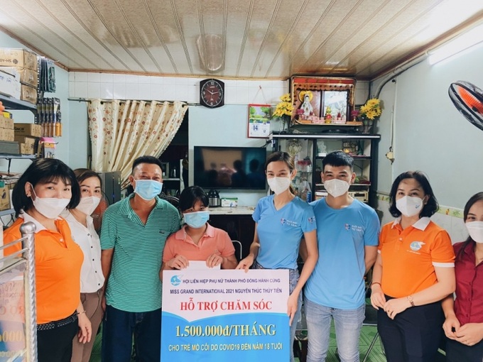 Hoa hậu Thuỳ Tiên nhận bảo trợ cho 15 trẻ mồ côi cha hoặc mẹ đến năm 18 tuổi.