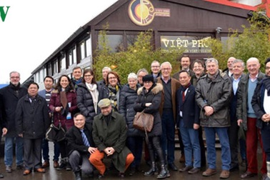 CLB Rotary Wien-Stadtpark tìm hiểu sự hội nhập của người Việt tại Đức