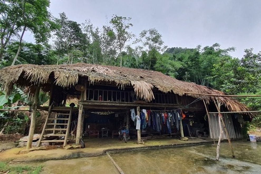 Bạn đọc xây nhà tặng, cậu bé bỏ học được giúp đỡ tiếp tục đến trường - 3 Bạn đọc xây nhà tặng, cậu bé bỏ học được giúp đỡ tiếp tục đến trường - 3