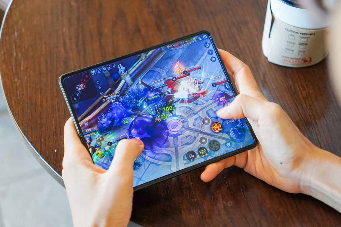Đánh giá Galaxy Z Fold3: màn hình gập độc đáo, có chống nước - 6 Đánh giá Galaxy Z Fold3: màn hình gập độc đáo, có chống nước - 6