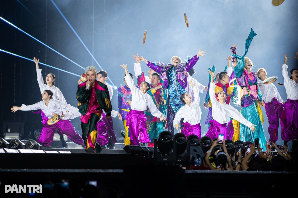 Từ Anh trai đến phim Mưa đỏ: Việt Nam mang chuông đi xứ người được chưa? - 6 Từ Anh trai đến phim Mưa đỏ: Việt Nam mang chuông đi xứ người được chưa? - 6