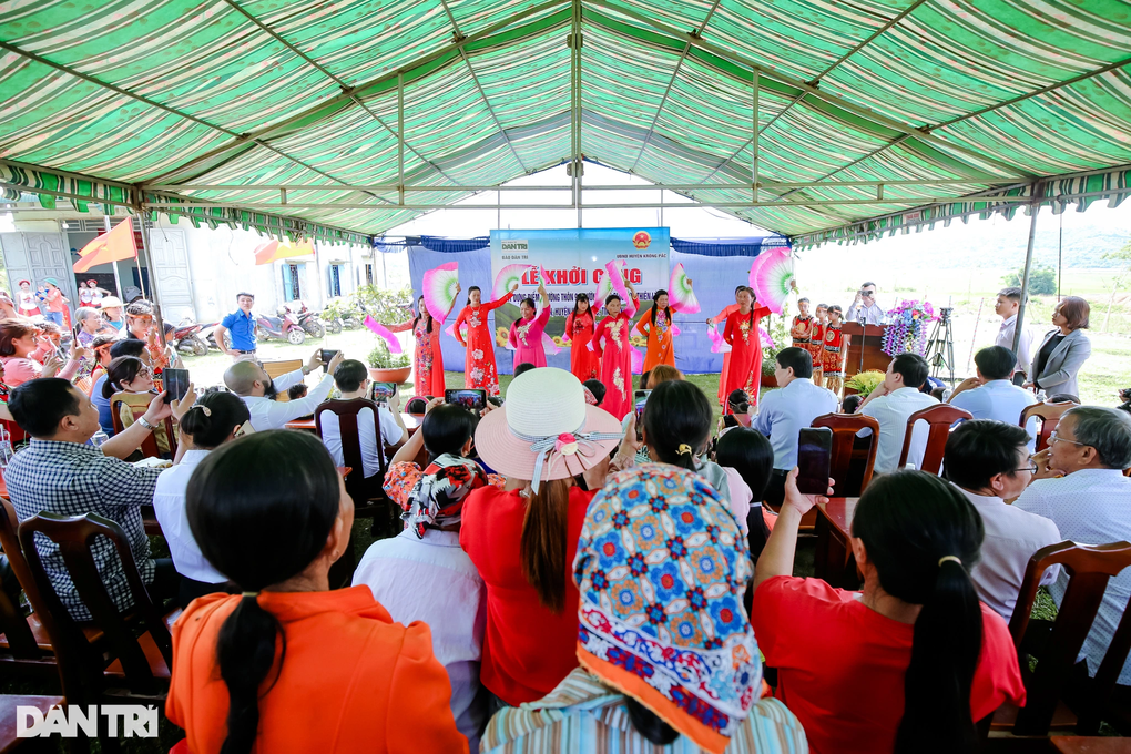 Khởi công xây dựng điểm trường Dân trí giúp học sinh nghèo tại Đắk Lắk - 1 Khởi công xây dựng điểm trường Dân trí giúp học sinh nghèo tại Đắk Lắk - 1